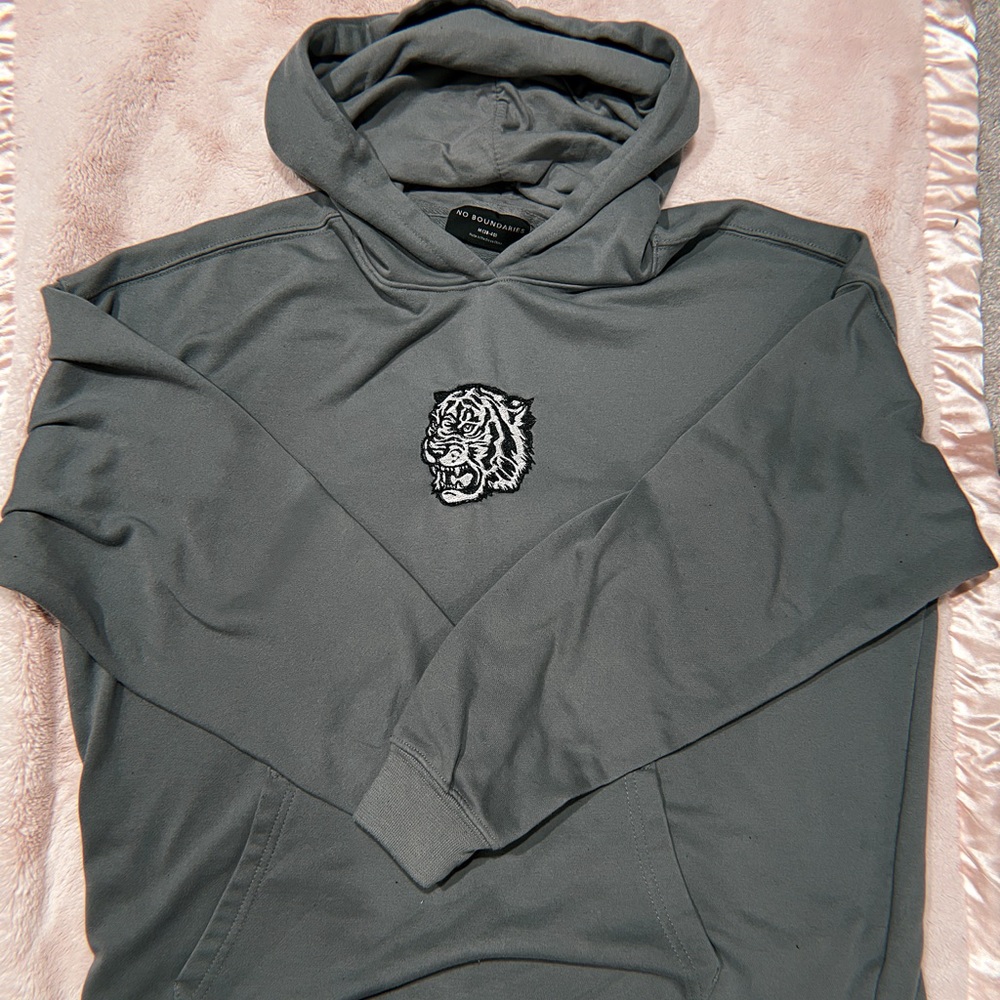 NWOT No Boundaries • Handmade Embroidered Tiger • Men's Medium Pullover Hoodie